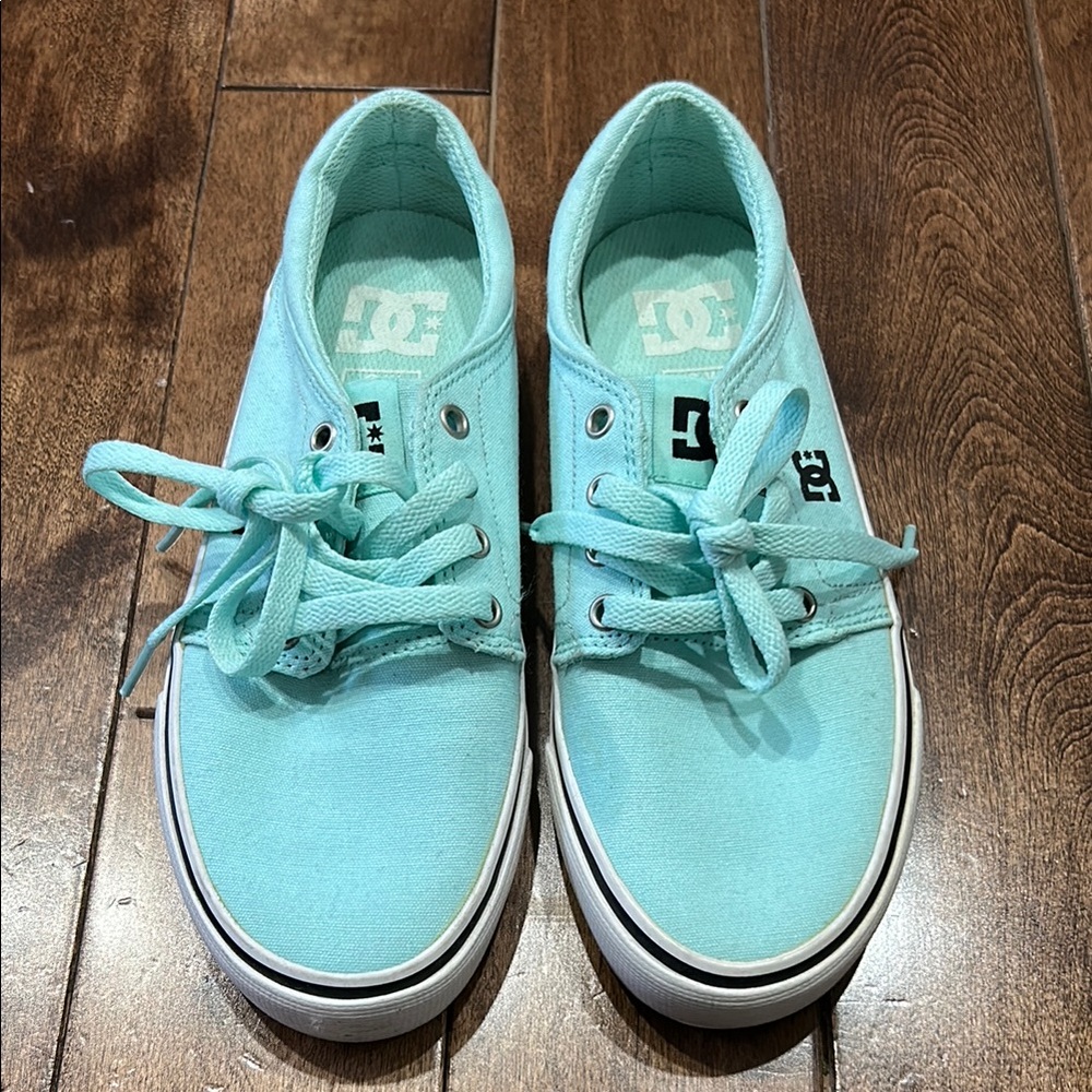 Women’s DC Aqua Sneakers